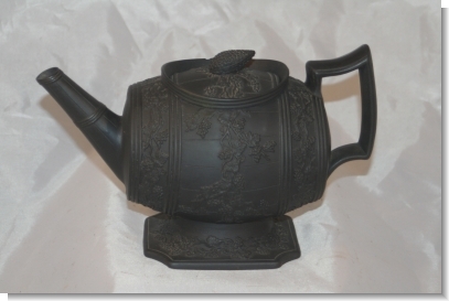 BASALT BARREL TEAPOT & COVER c.1820