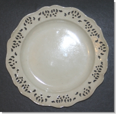 SMALL CREAMWARE PLATE