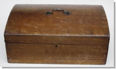 SIMPLE PAINTED PINE BOX, c.1820