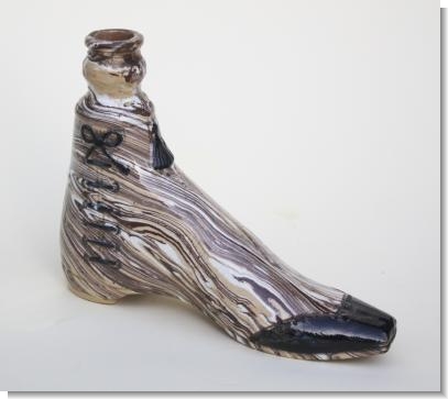 UNUSUAL AGATE SHOE FLASK, c,.1840