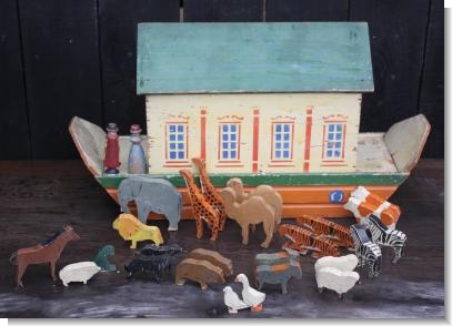 LARGE LORD ROBERTS NOAH'S ARK