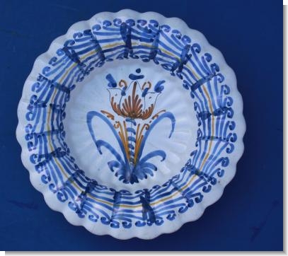 DUTCH DELFT TULIP DISH, c.1640.