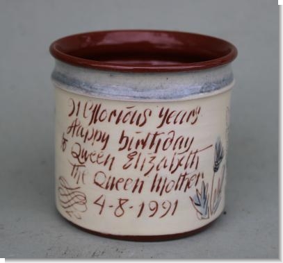 MARY WONDRAUSCH OBE (BRITISH, 1923-2016), A pottery slipware mug