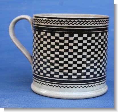 LARGE DICED PEARLWARE MUG, circa 1820