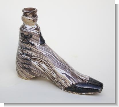 UNUSUAL AGATE SHOE FLASK, c,.1840