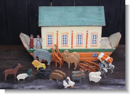 LARGE LORD ROBERTS NOAH'S ARK