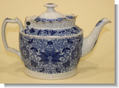 SWING LID, circa 1810 North East pottery ?