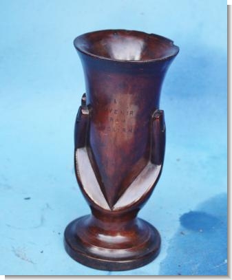 wonderful PITCAIRN ISLAND HAND of FRENDSHIP VASE 