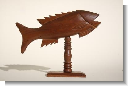 CARVED PITCAIRN !SLAND FISH