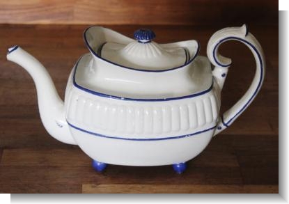 IMPORTANT SEWELL "JAN DERKS" TEAPOT c.1810